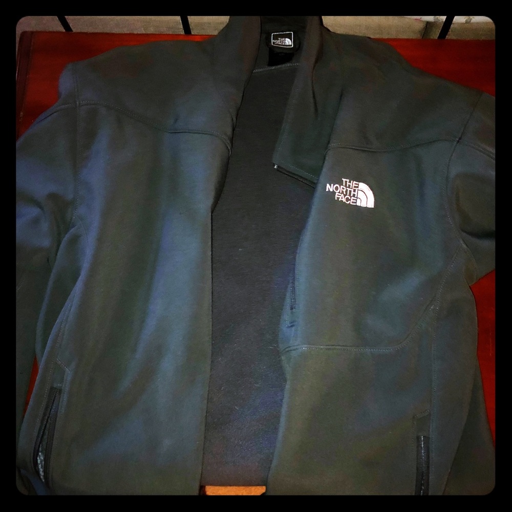 Large Men’s North Face Apex jacket